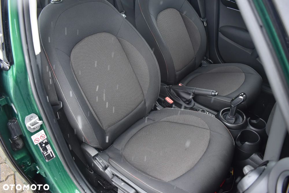 MINI Cooper Standard - 18