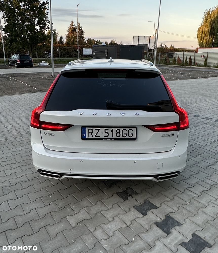 Volvo V90 D5 AWD R-Design - 9