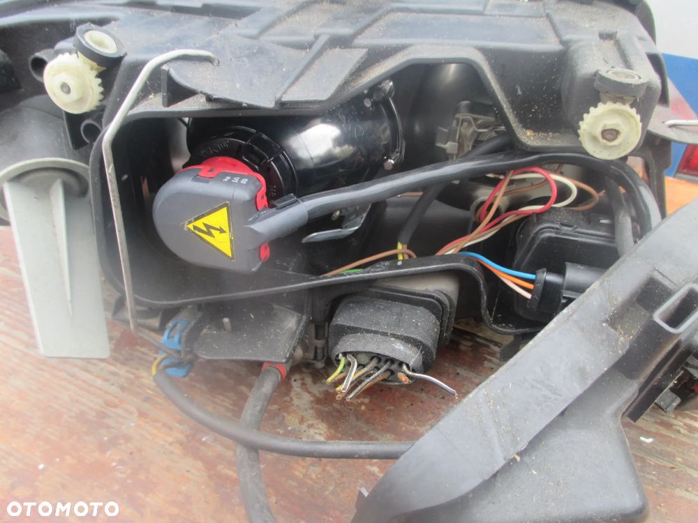 lampa PRAWA  Audi A6 C5 Xenon Hella Europa - 9