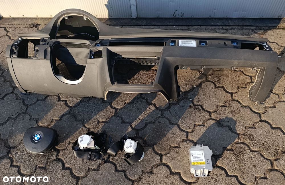 BMW E91 deska rozdzielcza airbag poduszka kierowca pasażer pasy napinacze stan bdb E90 lift - 1