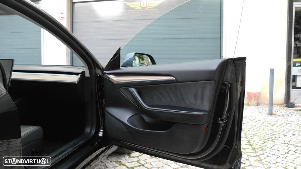 Tesla Model 3 Long Range Tração Traseira - 31