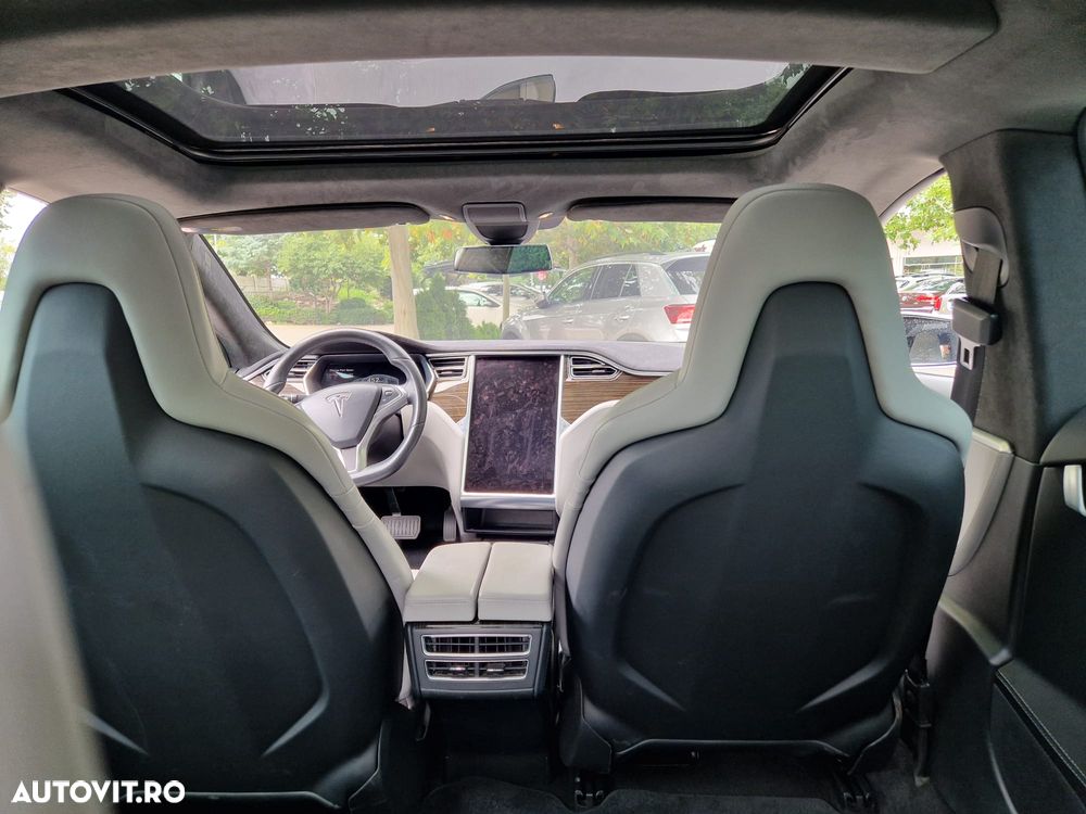 Tesla Model S - 15