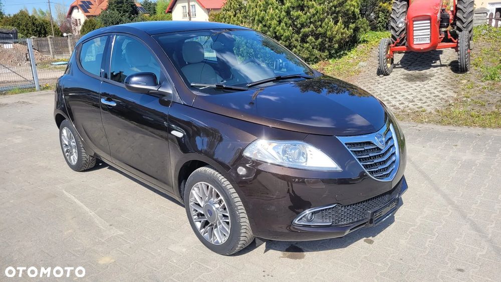 Lancia Ypsilon Y 0.9 TwinAir Turbo 8V Automatik Platinum - 1