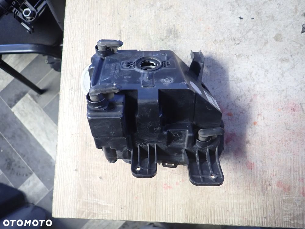 VOLKSWAGEN GOLF VI GTI GTD HALOGEN LAMPA PRZECIWMGIELNA PRAWY PRZÓD 5K0941700C - 3