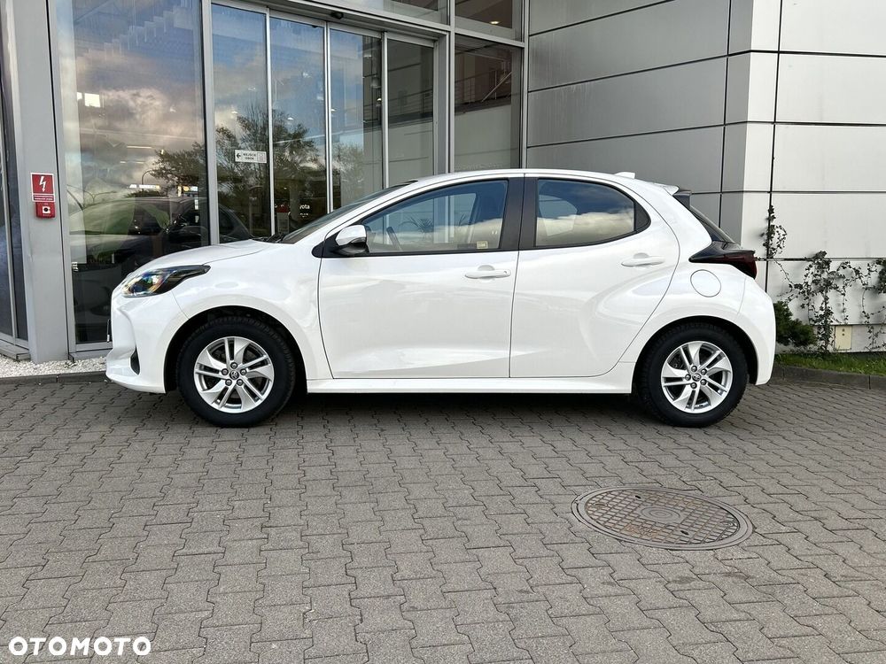 Toyota Yaris 2024 photo 2