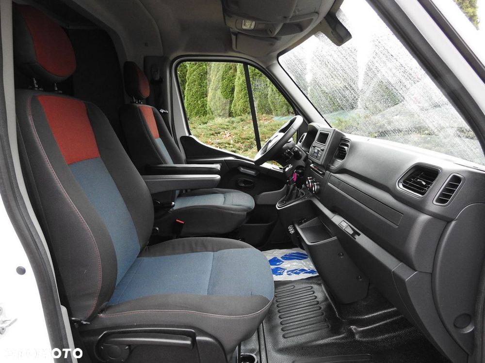 Renault MASTER PLANDEKA 8 PALET TEMPOMAT KLIMATYZACJA LEDY  165KM - 35
