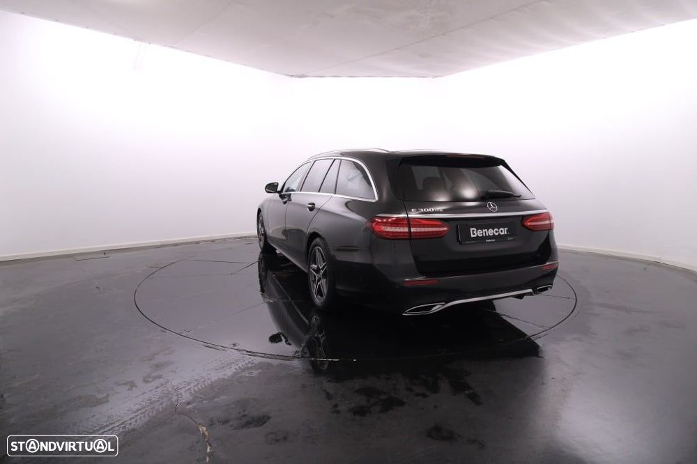 Mercedes-Benz E 300 de AMG Line - 6