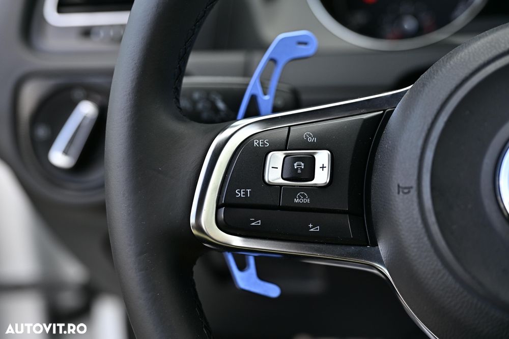 Volkswagen Golf - 21