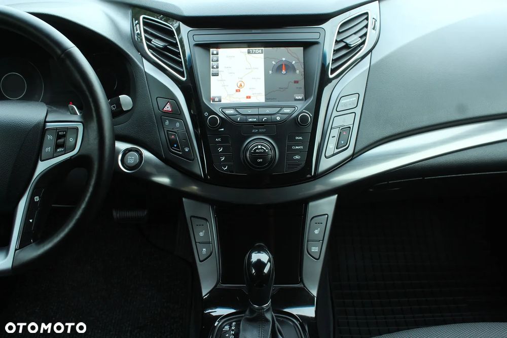 Hyundai i40 Kombi 1.7 CRDi DCT Premium - 25
