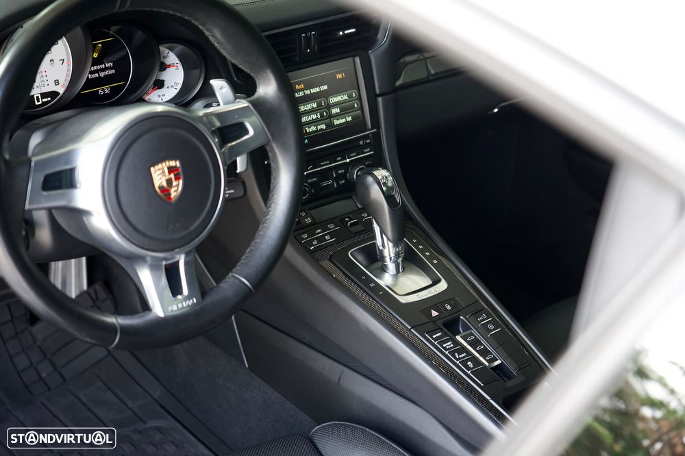Porsche 911 (991) Turbo S PDK - 19