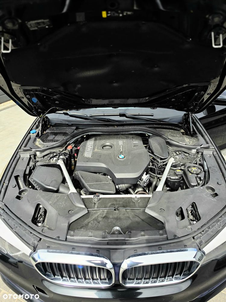 BMW Seria 5 520i Sport Line - 30