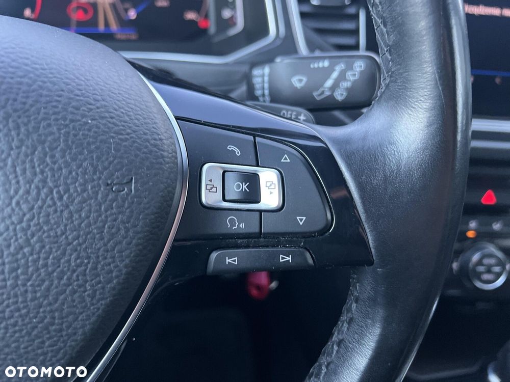 Volkswagen T-Roc - 15