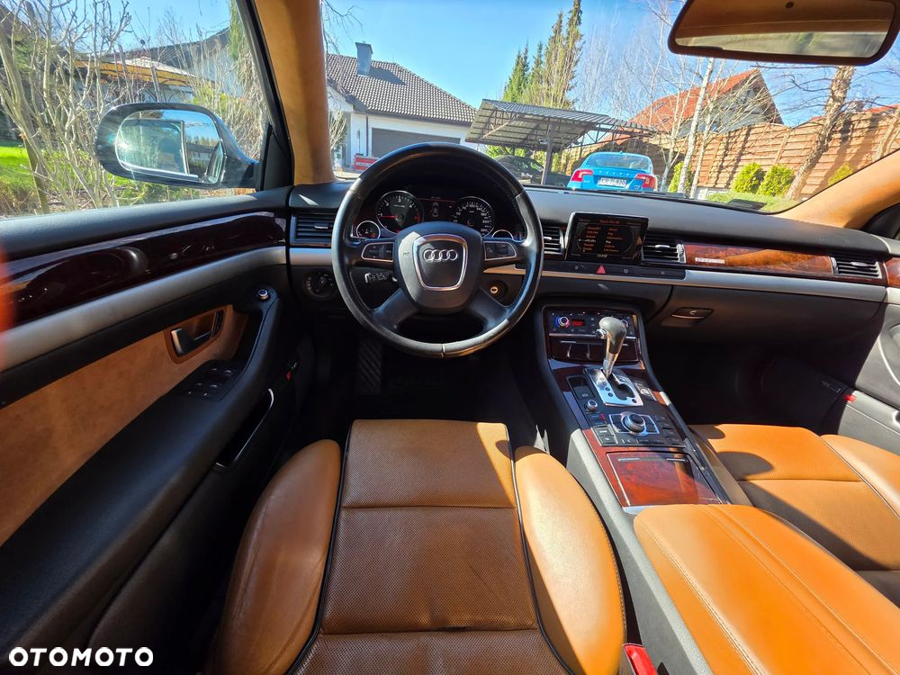 Audi A8 - 8