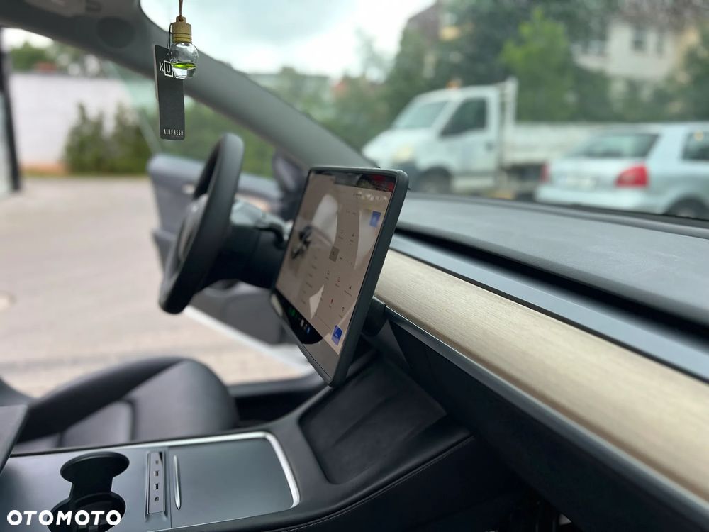 Tesla Model 3 Standard Reichweite Plus Hinterradantrieb - 17