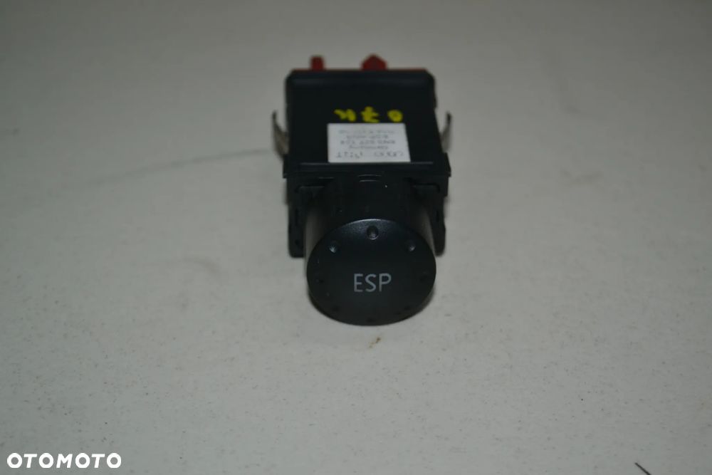 AUDI TT 8N PRZEŁĄCZNIK WŁĄCZNIK ESP 8N0927134