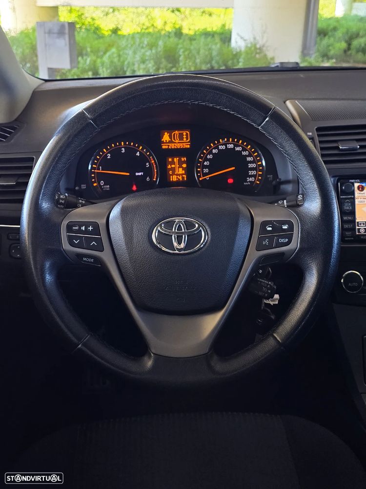 Toyota Avensis SW 2.0 D-4D - 17
