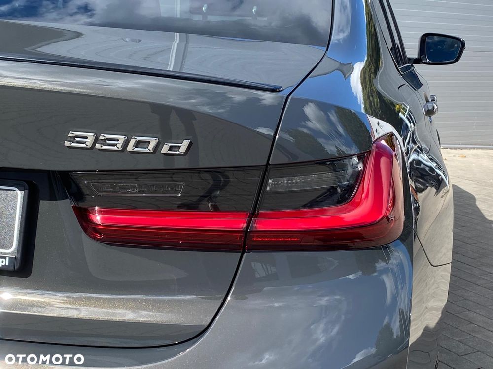 BMW Seria 3 330d xDrive mHEV sport - 11