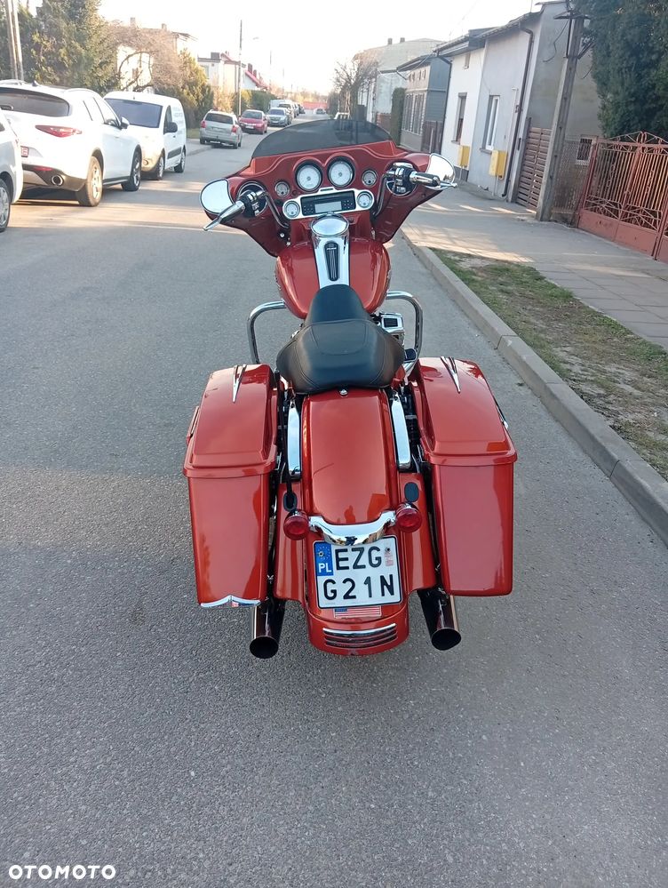 Harley-Davidson Touring Street Glide - 11