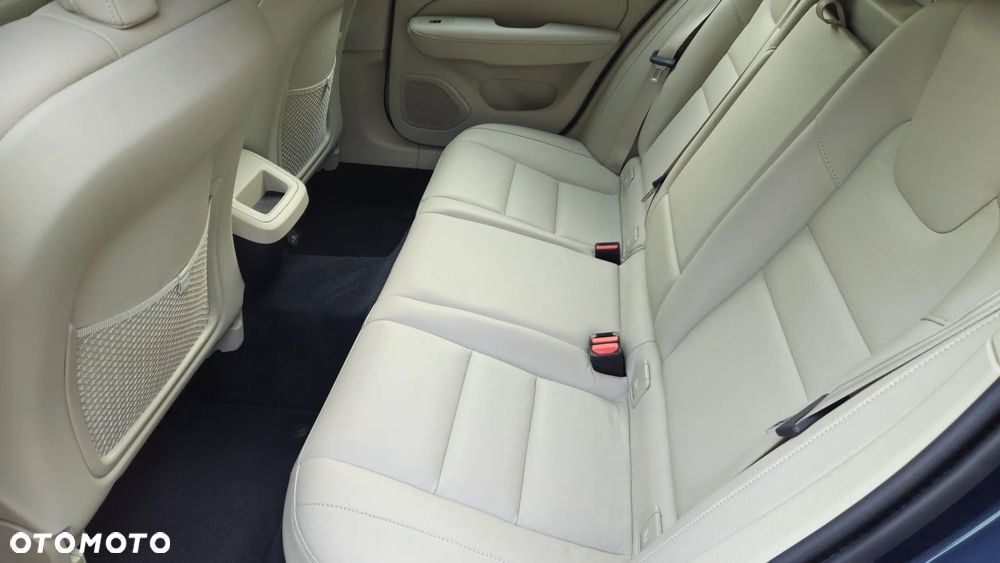 Volvo V60 B3 B Plus Dark - 20