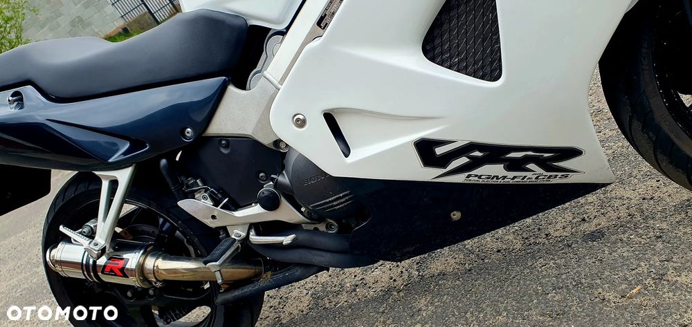 Honda VFR - 8