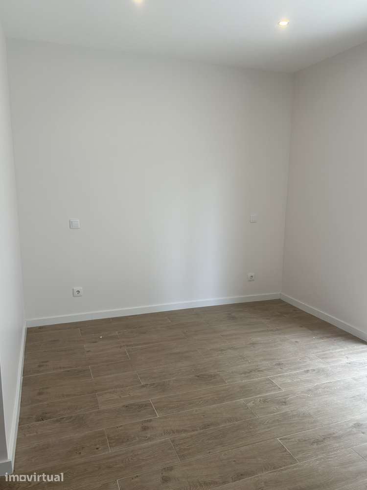 Apartamento T1 com terraço e arrumos no Centro da Maia - Grande imagem: 4/12