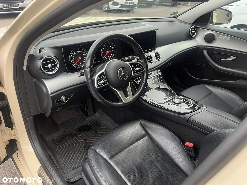 Mercedes-Benz Klasa E - 4