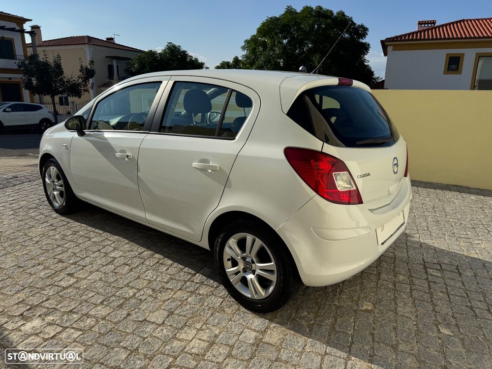 Opel Corsa 1.2 Cosmo - 30