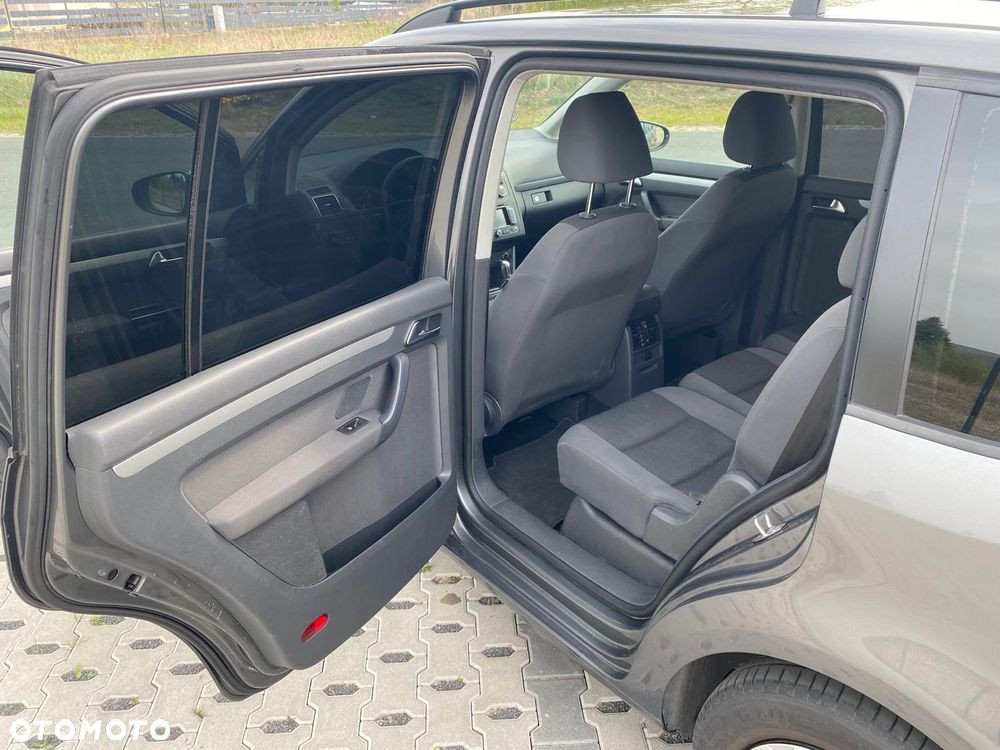 Volkswagen Touran 1.6 TDI DPF DSG Highline - 11