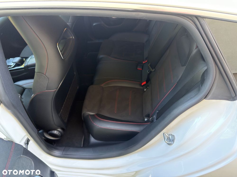Mercedes-Benz CLA 250 AMG Line 7G-DCT - 21