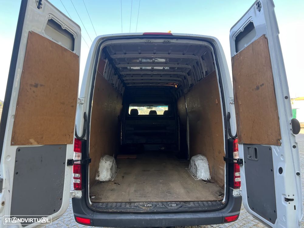 Mercedes-Benz Sprinter 319 - 8
