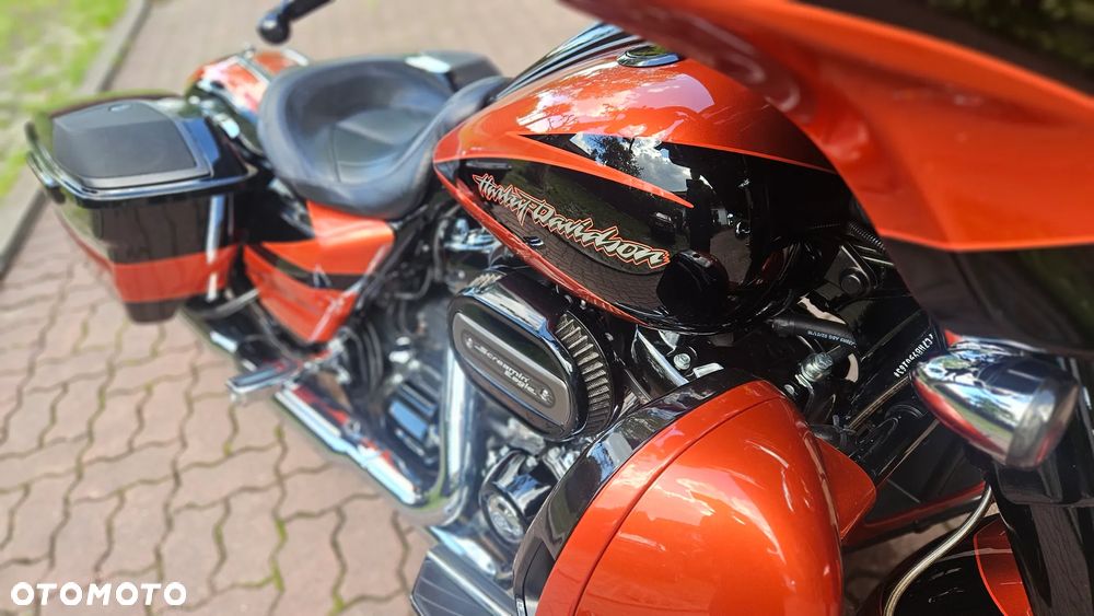 Harley-Davidson CVO Street Glide - 2