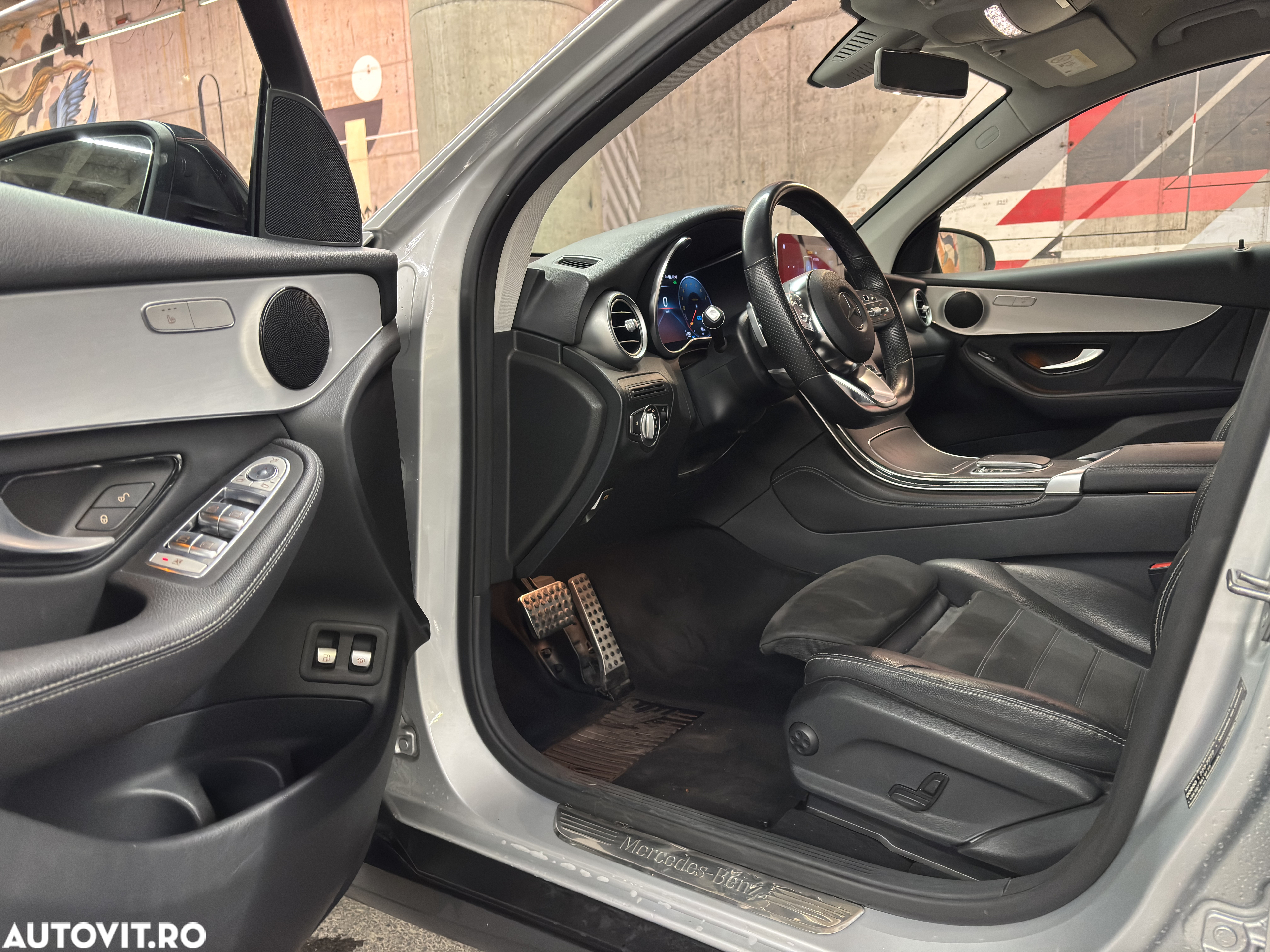 Mercedes-Benz GLC 300 e 4Matic 9G-TRONIC AMG Line Plus - 8