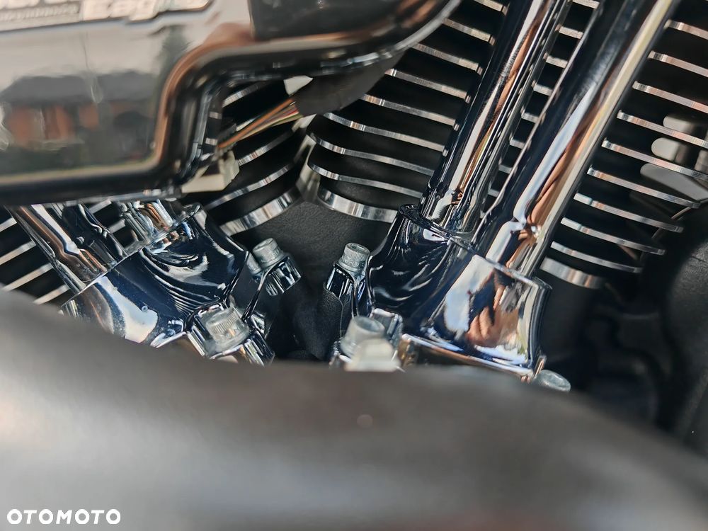 Harley-Davidson Softail FXDR - 27