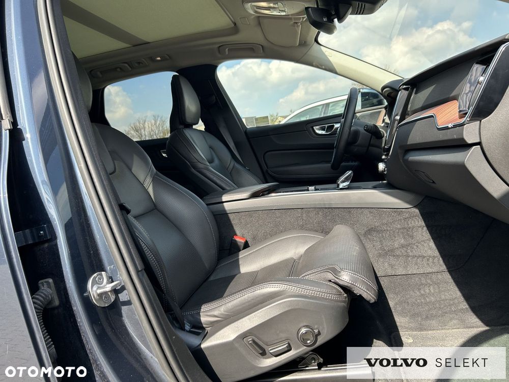 Volvo XC 60 - 25