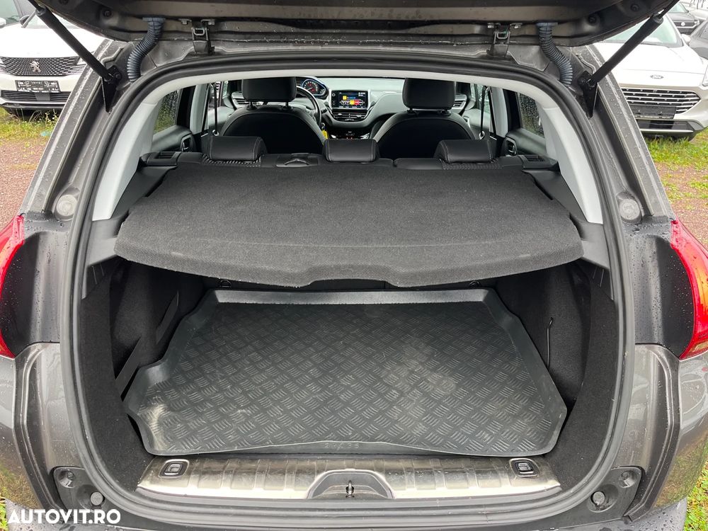 Peugeot 2008 1.2 PureTech Turbo S&S Allure - 5