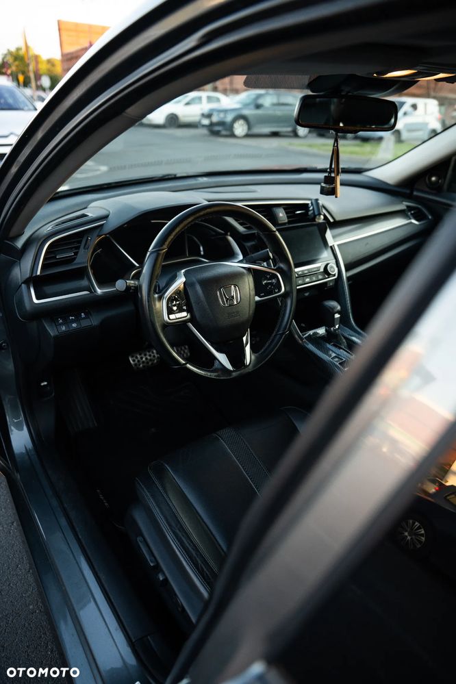 Honda Civic 1.5 i-VTEC Turbo CVT Executive - 12