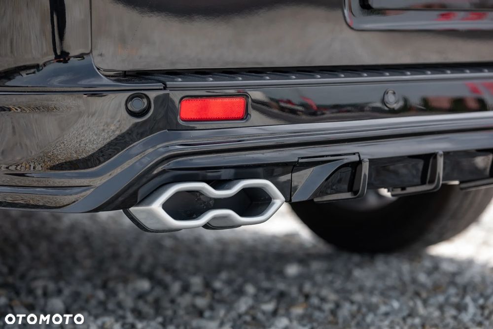 Ford Tourneo Custom - 21