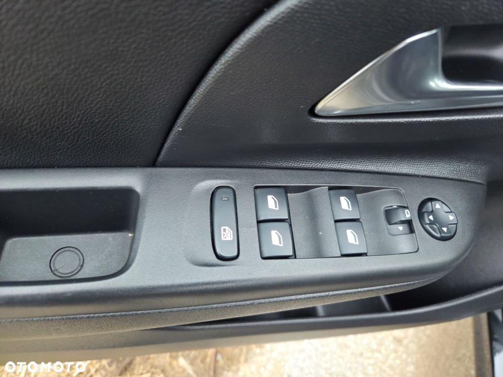 Opel Corsa 1.2 Business S&S - 12