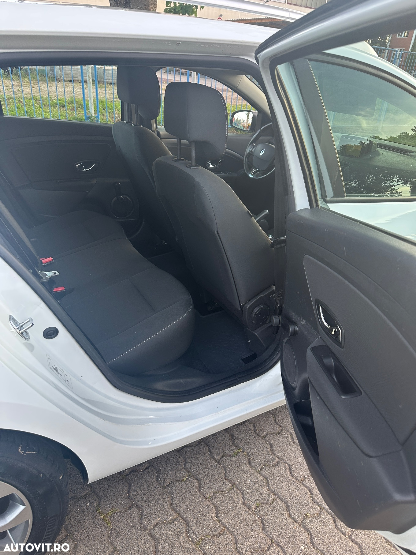 Renault Megane Coupe Energy dCi 110 FAP Start & Stop Expression - 5
