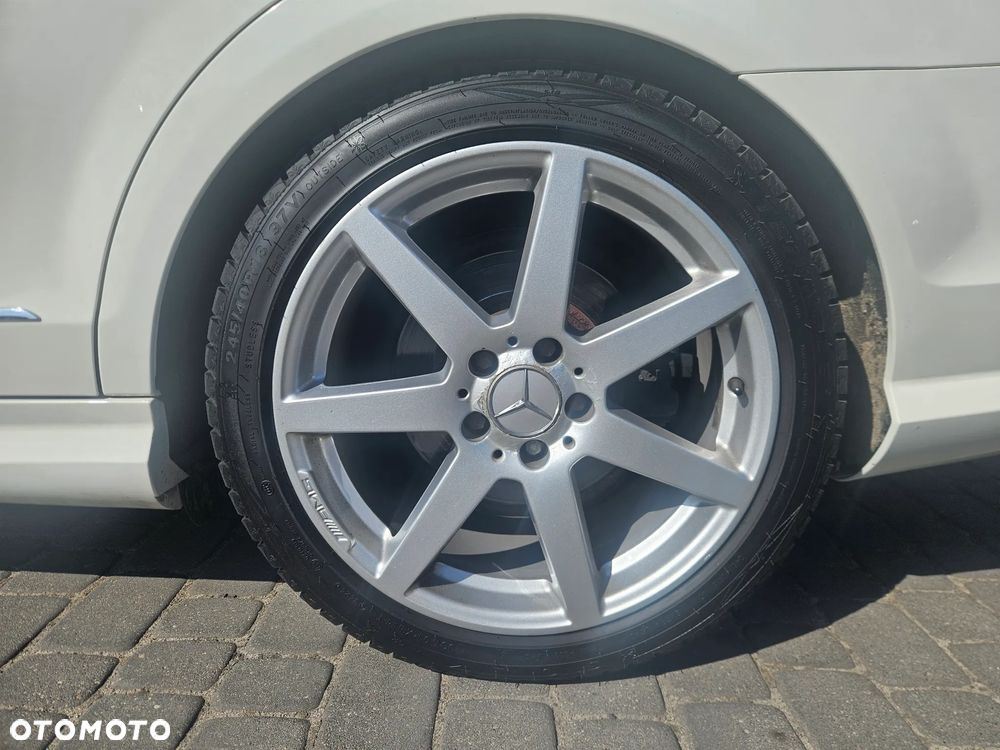 Mercedes-Benz Klasa C 250 CDI DPF 4Matic 7G-TRONIC BlueEFFICIENCY - 31