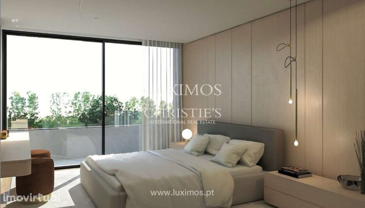 Moradia V4+1 com jardim, piscina e vistas de mar à venda em Valadares - Grande imagem: 4/8