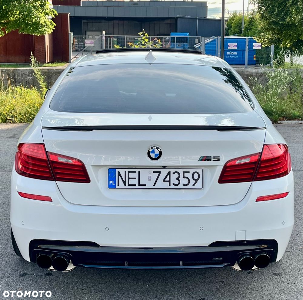 BMW Seria 5 550i xDrive Sport-Aut - 11