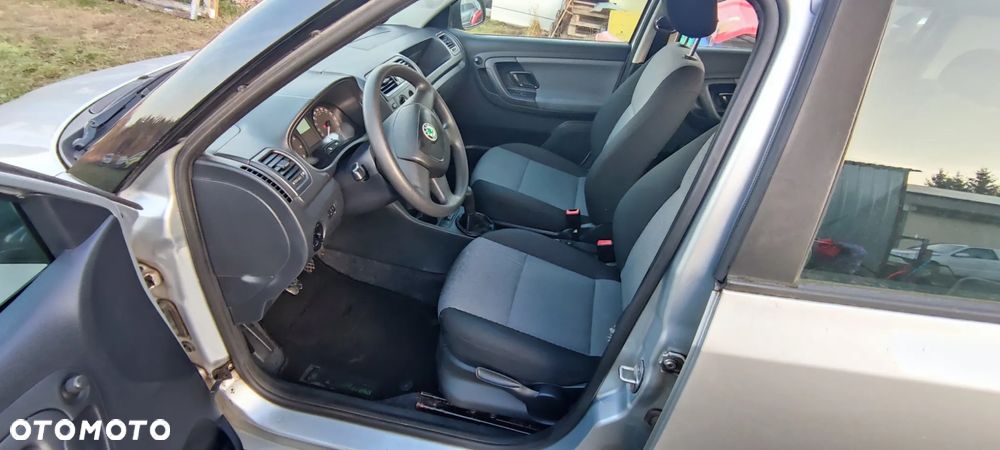 Skoda Fabia 1.2 HTP Active - 8