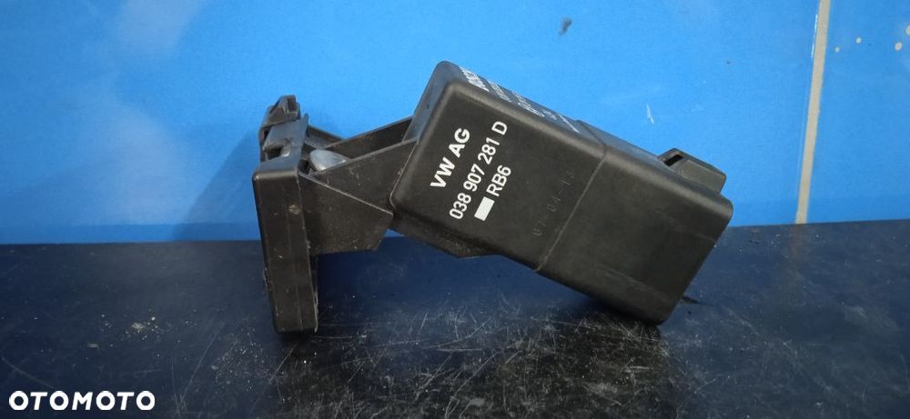 Przekaźnik świec żarowych VW Caddy 038907281D - 1