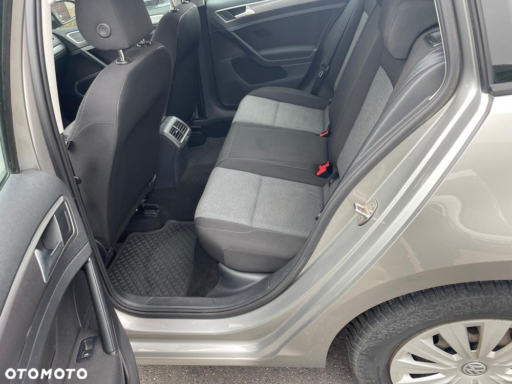 Volkswagen Golf - 9