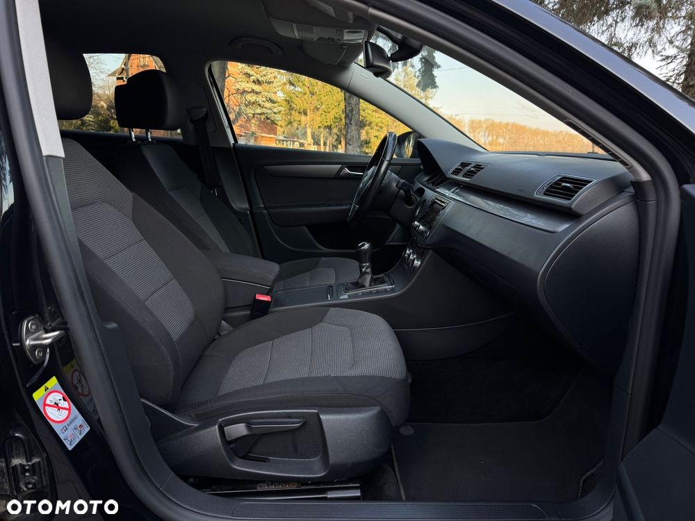 Volkswagen Passat 2.0 TDI Comfortline - 8