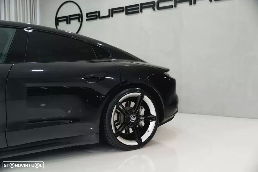 Porsche Taycan Turbo - 6