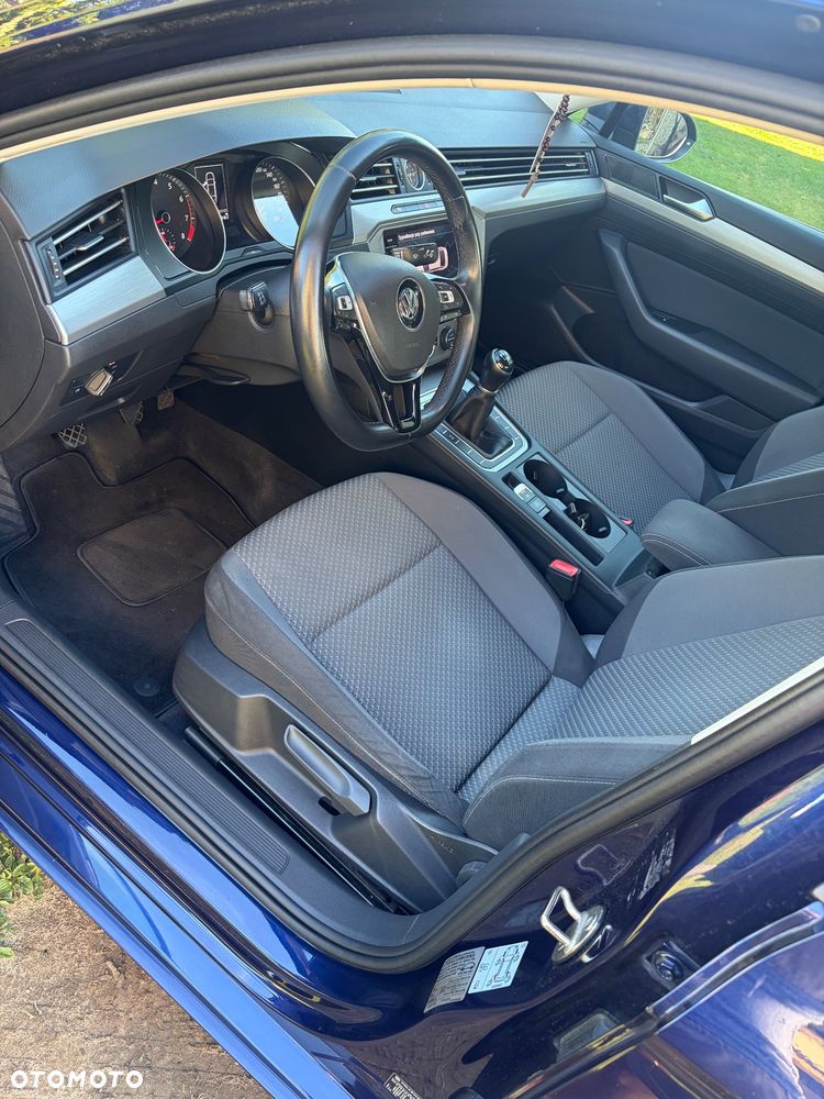 Volkswagen Passat 1.4 TSI (BlueMotion Technology) Trendline - 12