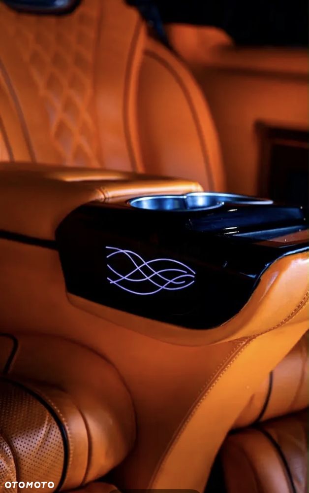 Mercedes-Benz Klasa V 250 d extralang 4Matic 9G-TRONIC Avantgarde Edition Edition 2023 - 9