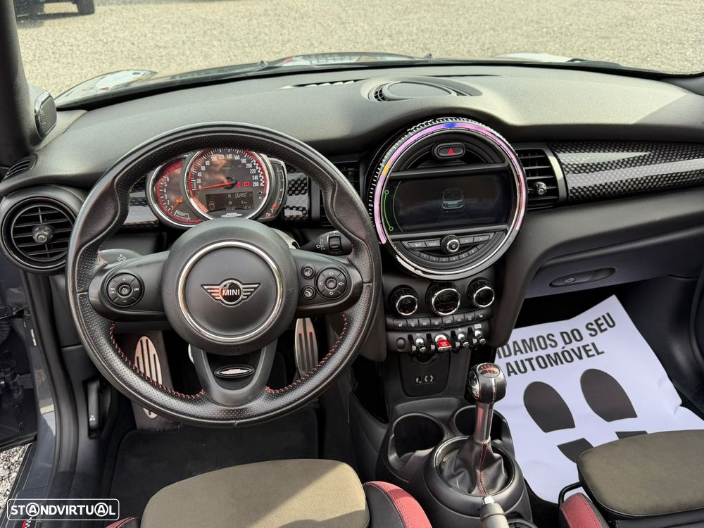 MINI Cabrio John Cooper Works - 21